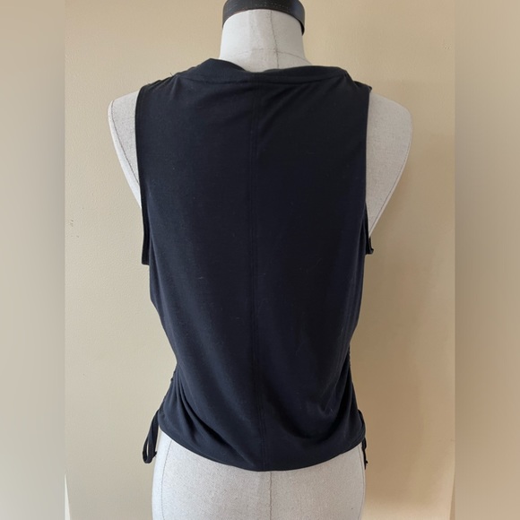 All Motion athletic tank with side ties - Picture 5 of 6
